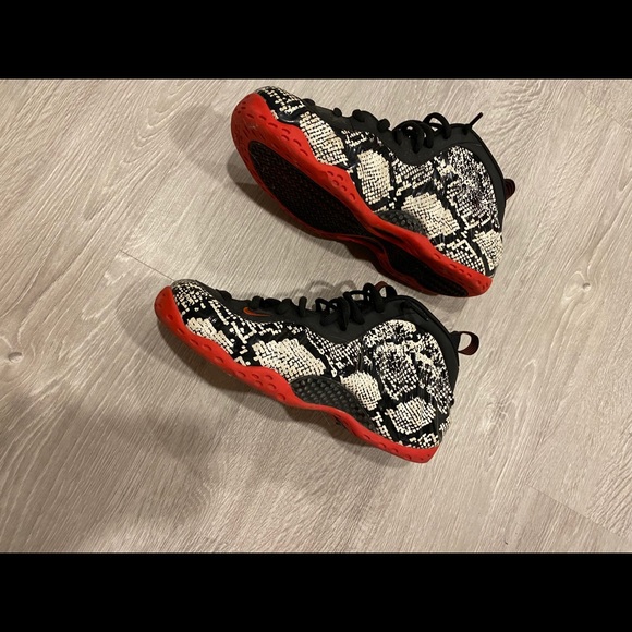 nike foamposite - Picture 2 of 7